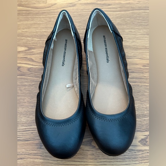 Amazon Essentials Shoes - Amazon Essentials Women's Classic Black Flats